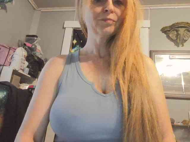 BeautyQueenMa webcam
