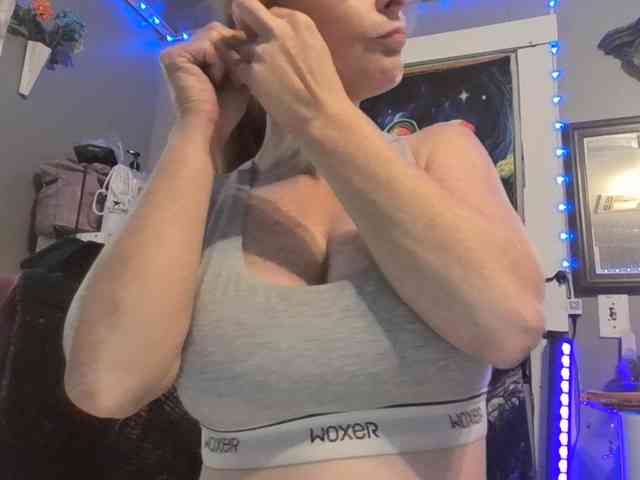 BeautyQueenMa webcam