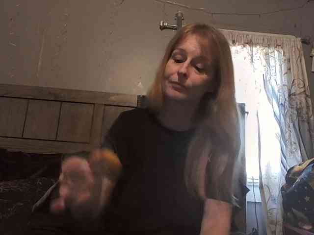 BeautyQueenMa webcam