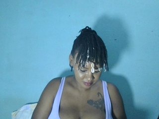 Whiteluna-04's Live Webcam