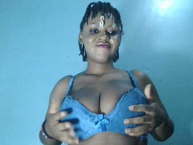 Whiteluna-04's BongaCams show and profile