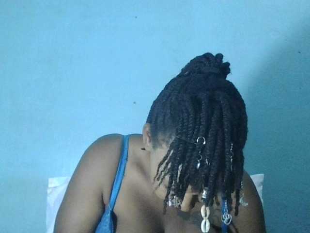 Whiteluna-04's BongaCams show and profile