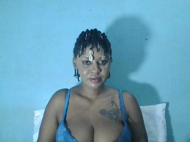 Whiteluna-04's BongaCams show and profile