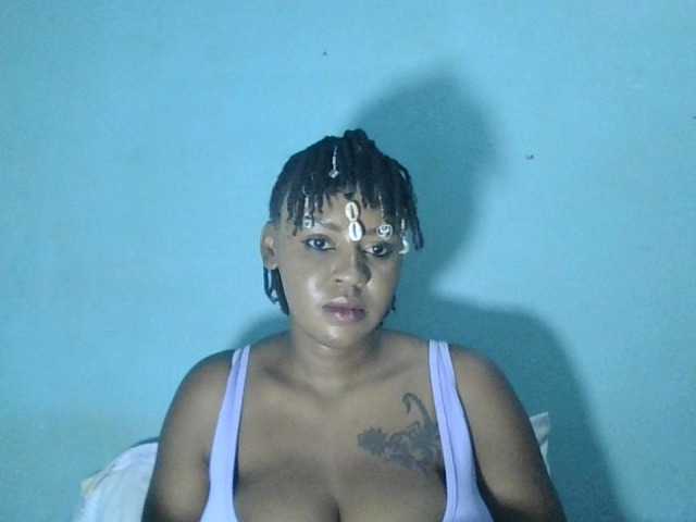 Whiteluna-04's BongaCams show and profile