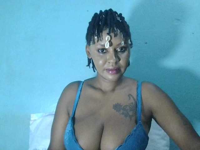 Whiteluna-04's BongaCams show and profile