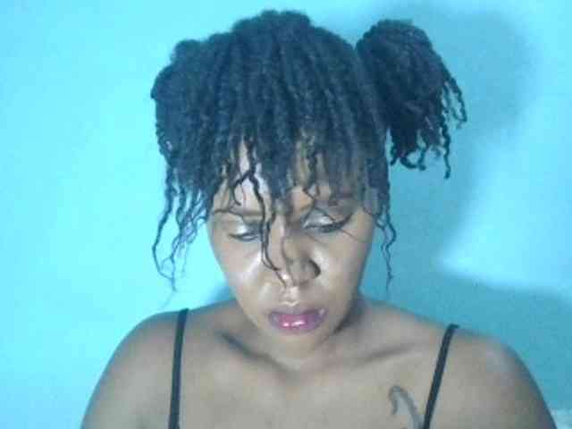 Whiteluna-04 webcam