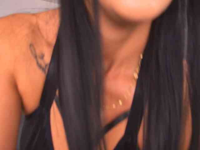 Model: DesiMissy