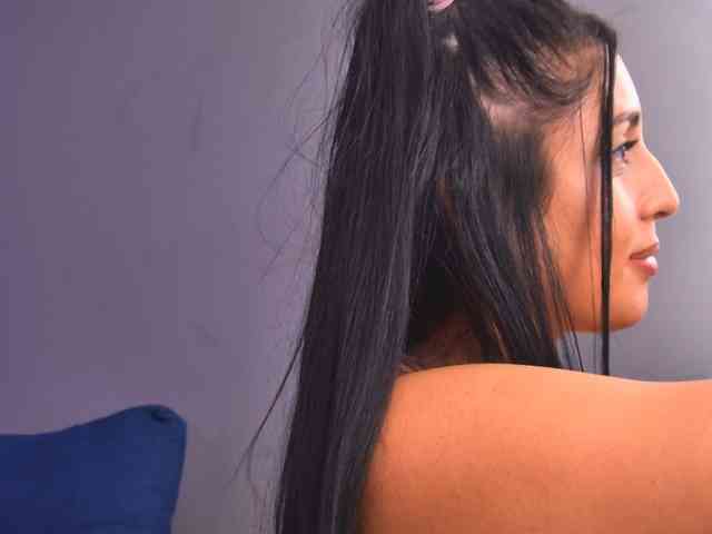 Model: DesiMissy