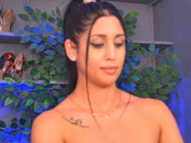 Model: DesiMissy