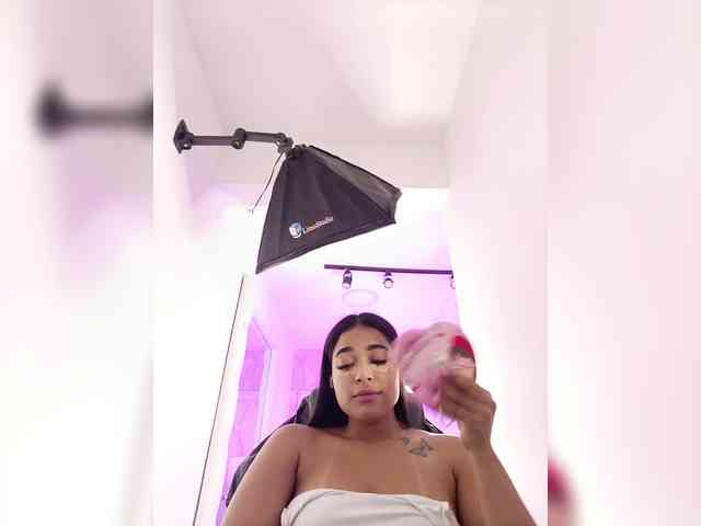 KattyAdams webcam