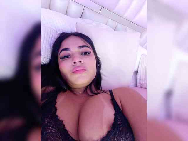 KattyAdams webcam
