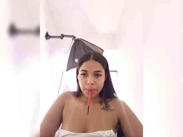 KattyAdams webcam