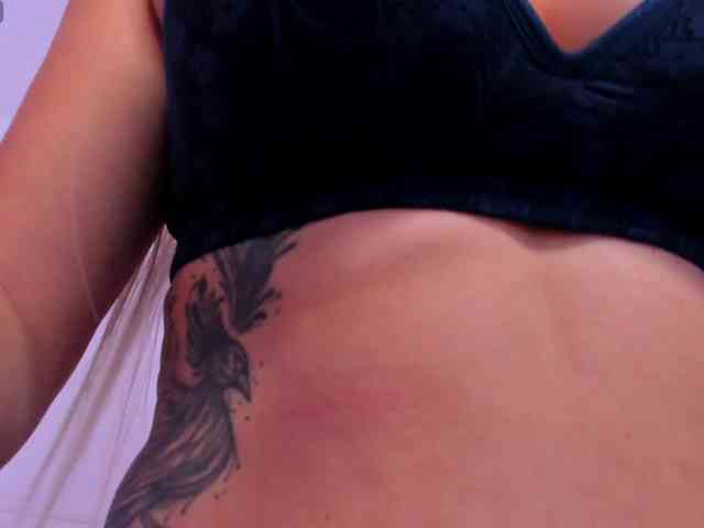 LiluDavis Live Webcam on BongaCams