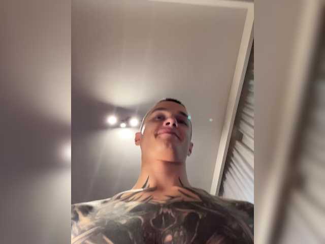 AAOneLove live webcam show