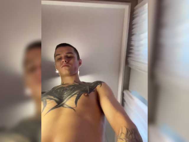 AAOneLove live cam preview