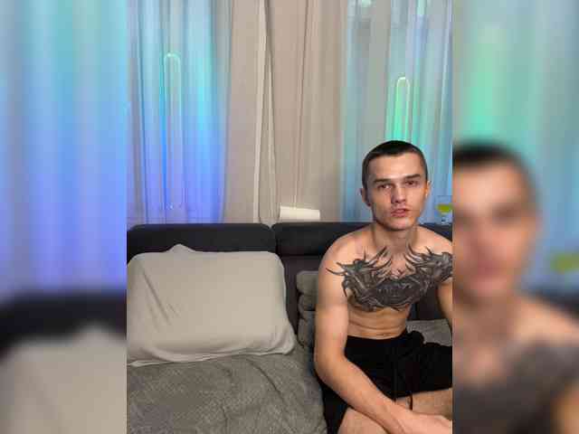 AAOneLove webcam