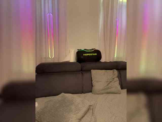 AAOneLove webcam