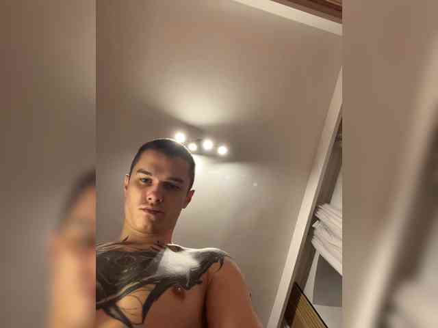 AAOneLove webcam