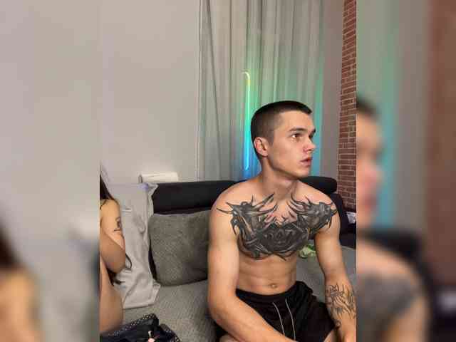 AAOneLove webcam