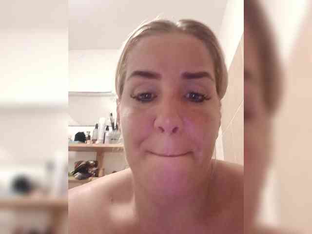 Noreen25 webcam