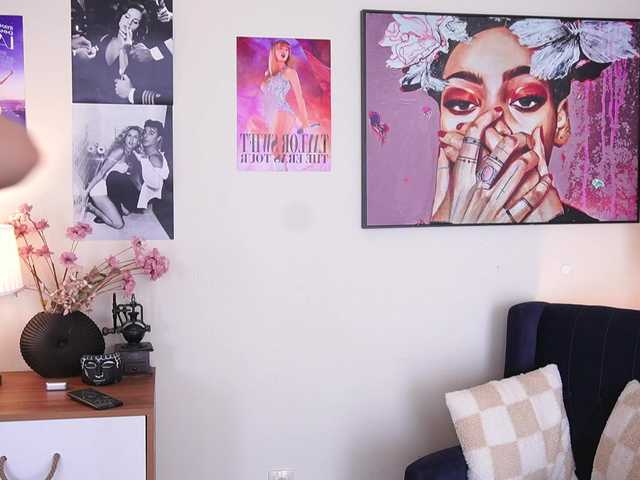 NeldaLecompte live cam on BongaCams