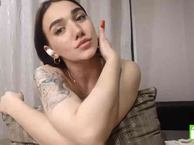 NeldaLecompte webcam