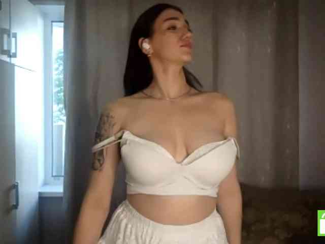 Modelo: NeldaLecompte