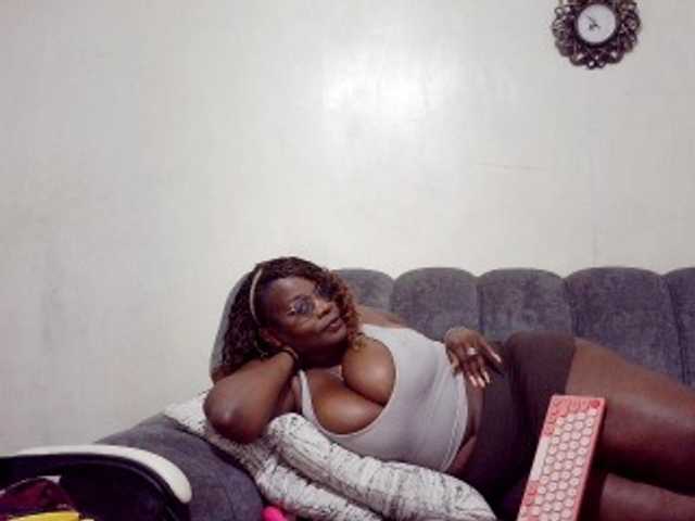 africangoddess live cam on BongaCams