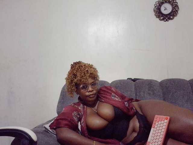 africangoddess live cam on BongaCams
