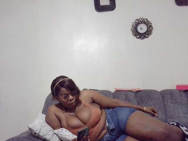 africangoddess live cam on BongaCams