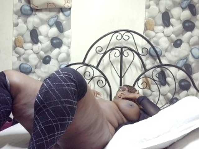 africangoddess live cam on BongaCams