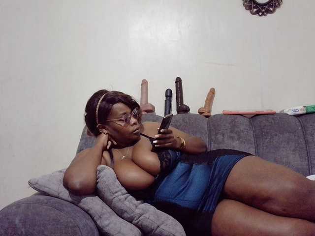 africangoddess live cam on BongaCams