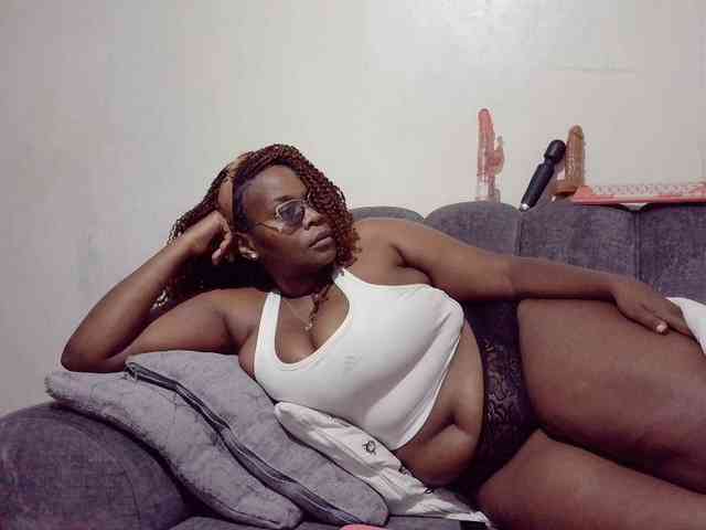 यह मॉडल अभी लाइव है. africangoddess