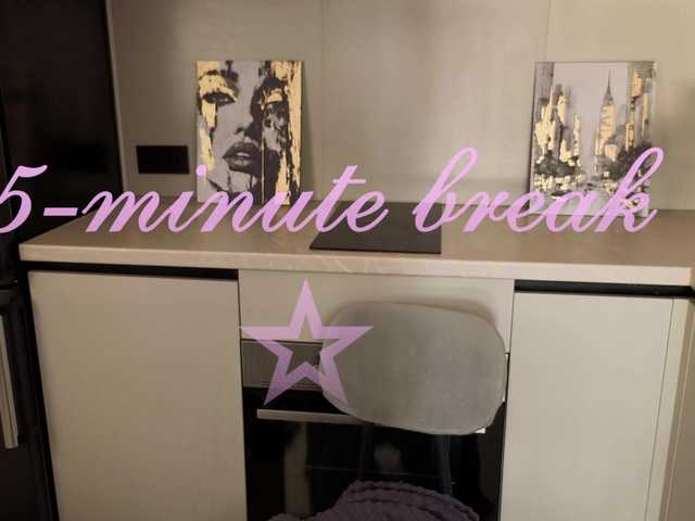 sinnersselene live cam on BongaCams