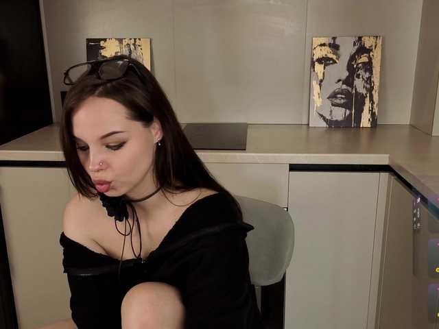 sinnersselene live cam on BongaCams
