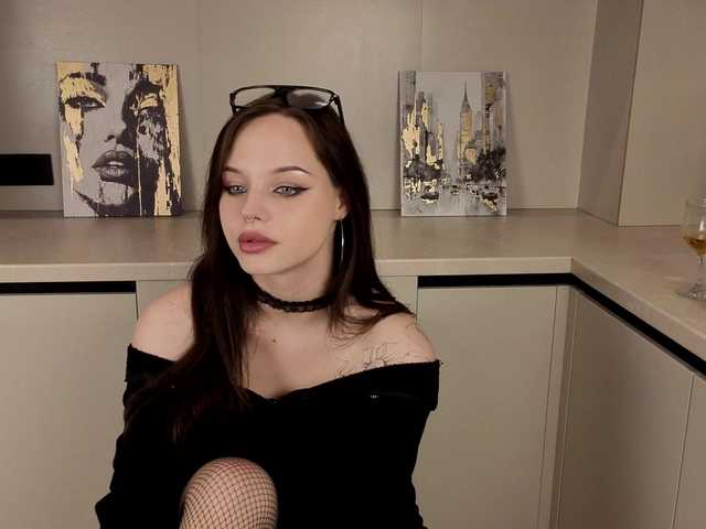 sinnersselene live cam on BongaCams