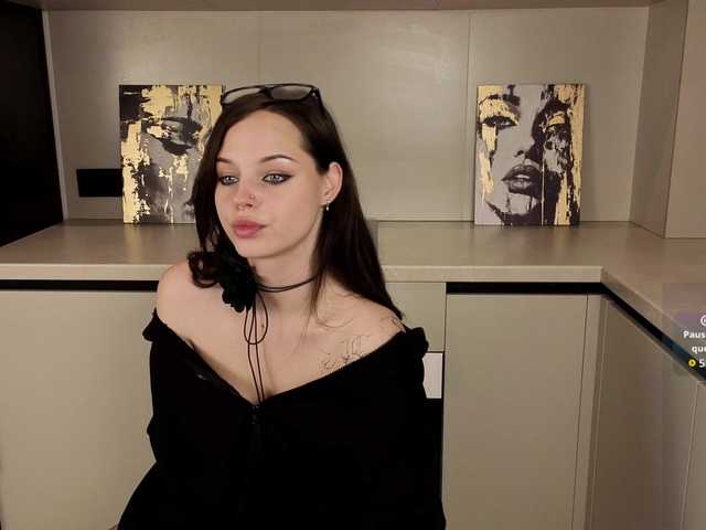 sinnersselene live cam on BongaCams