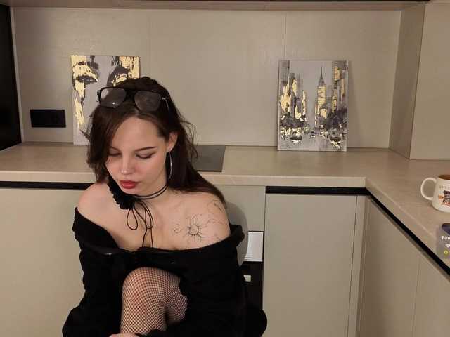sinnersselene live cam on BongaCams