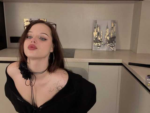 sinnersselene live cam on BongaCams