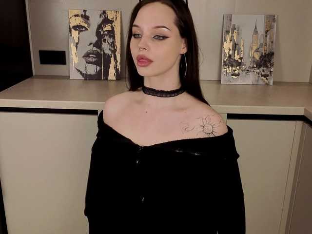sinnersselene live cam on BongaCams