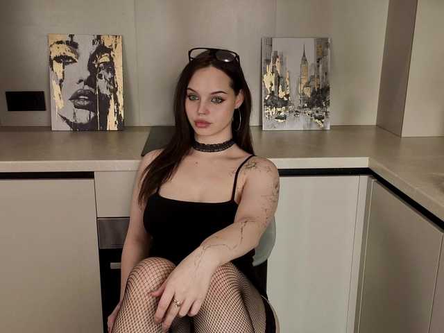 sinnersselene live cam on BongaCams