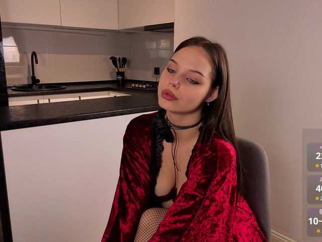 sinnersselene live cam on BongaCams
