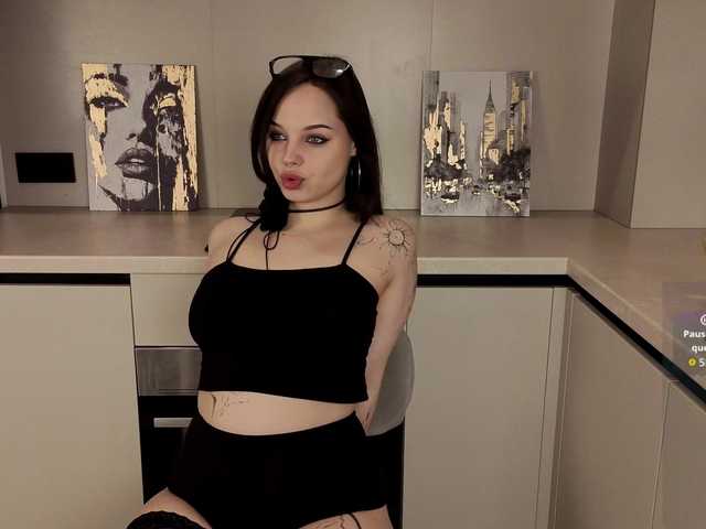 sinnersselene live cam on BongaCams