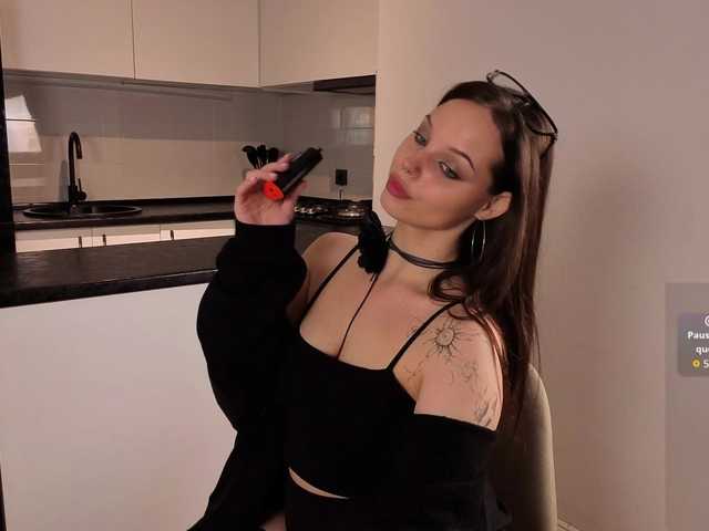 sinnersselene live cam on BongaCams