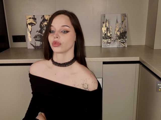 sinnersselene live cam on BongaCams
