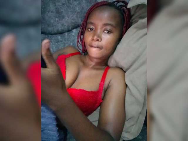 Littlesecret-1 live cam on BongaCams