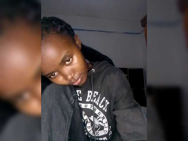 Chat with Darkdesire-1 live cam