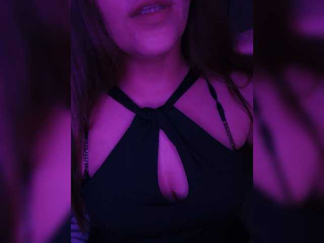YajeVika4 live cam on BongaCams