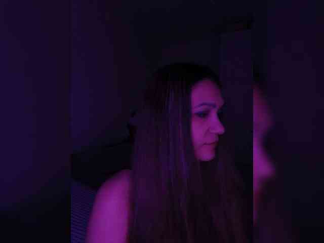 DevitivostayLisa webcam