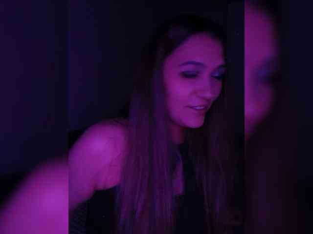 DevitivostayLisa webcam